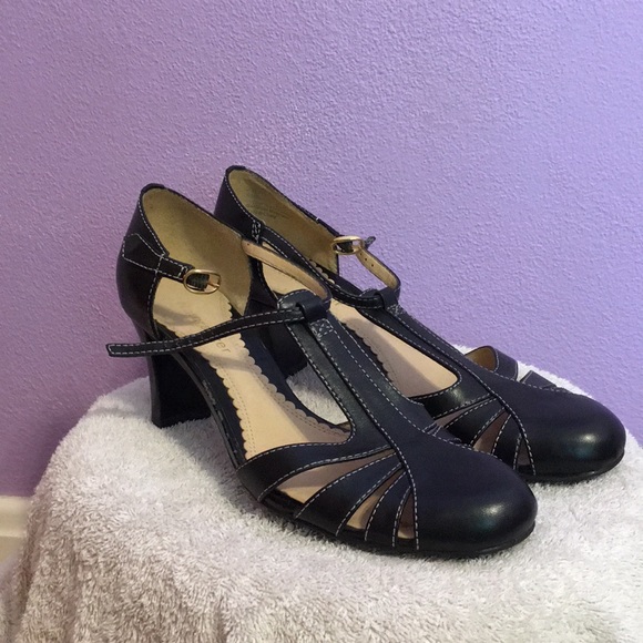 Naturalizer Shoes - Women’s Naturalizer sandal heel!